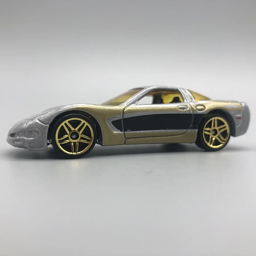 Hot Wheels 1997 '97 Chevrolet Chevy Corvette Car Silver Diecast‎ 1/64 Scale